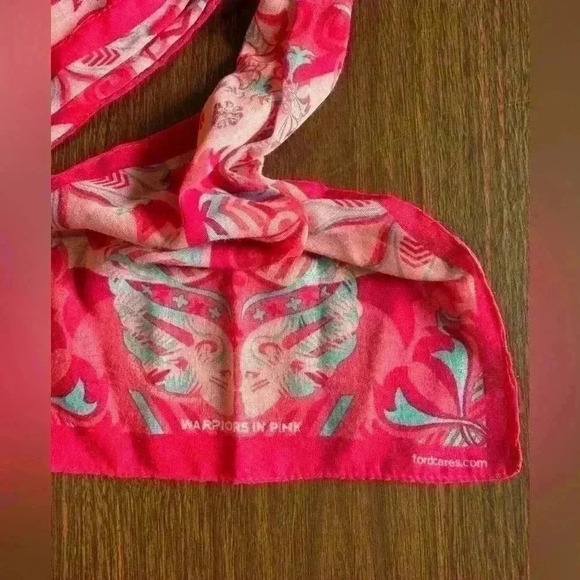 Ford Cares Cancer Awareness Lightweight Pink Paisley Scarf. - Picture 1 of 5